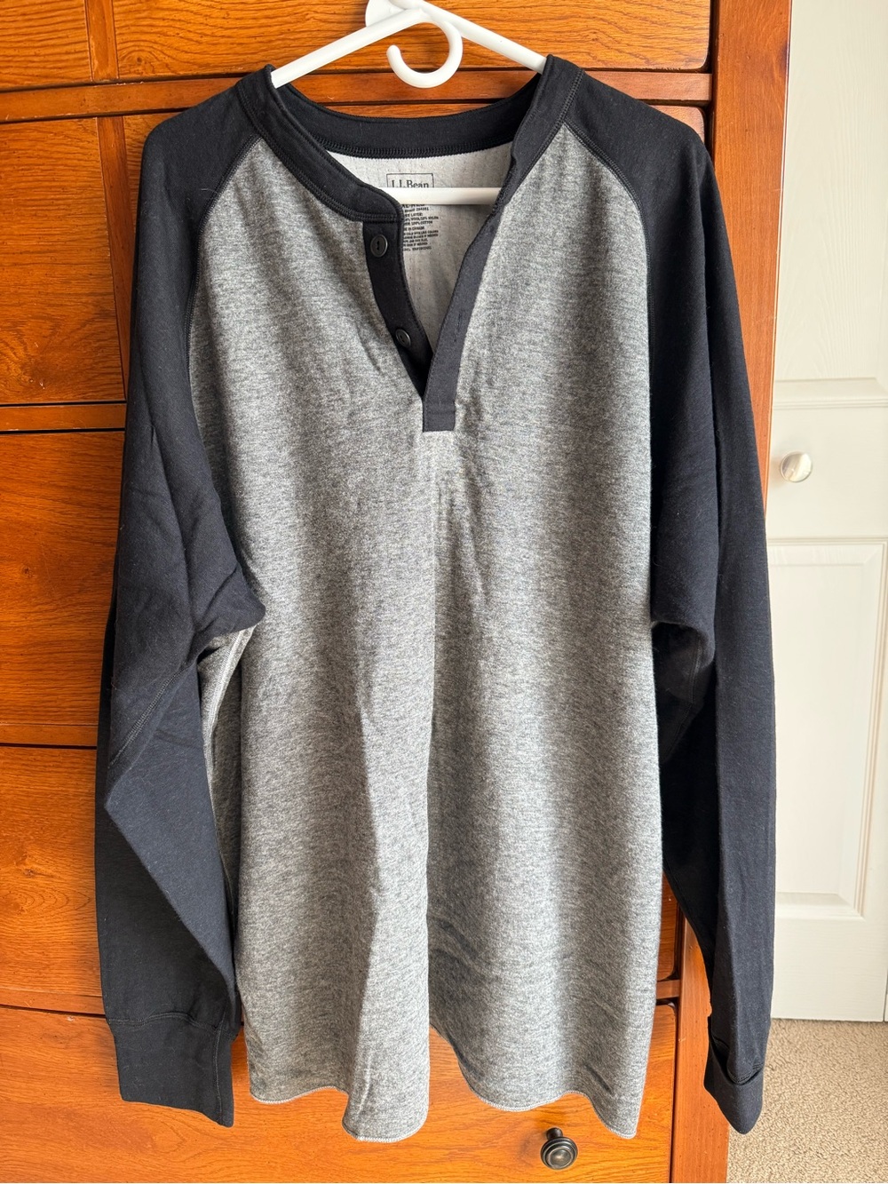 Men's Two-Tone Henley Shirt - Gray & Black 2XL